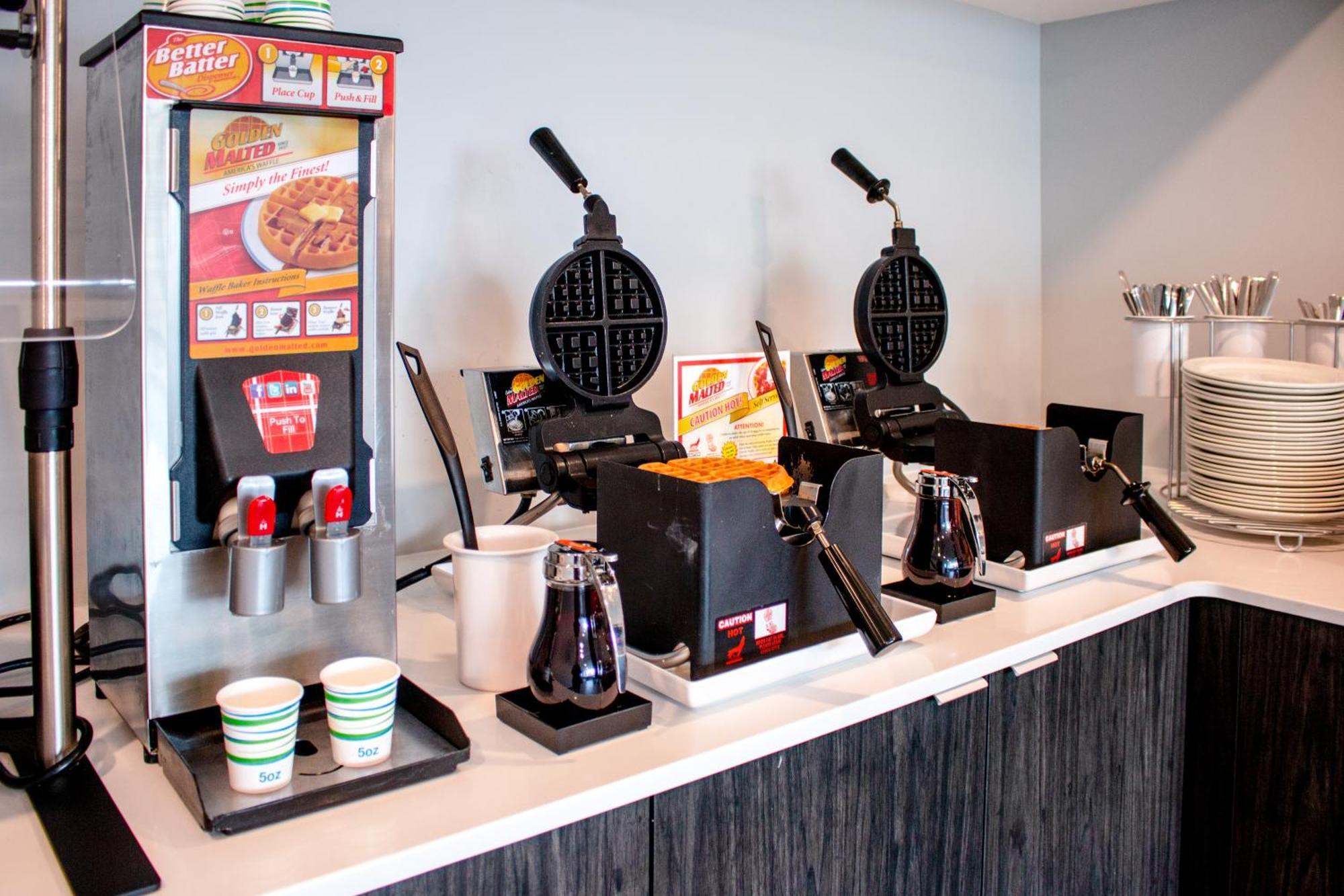 Comfort Suites Kingston Central Kültér fotó